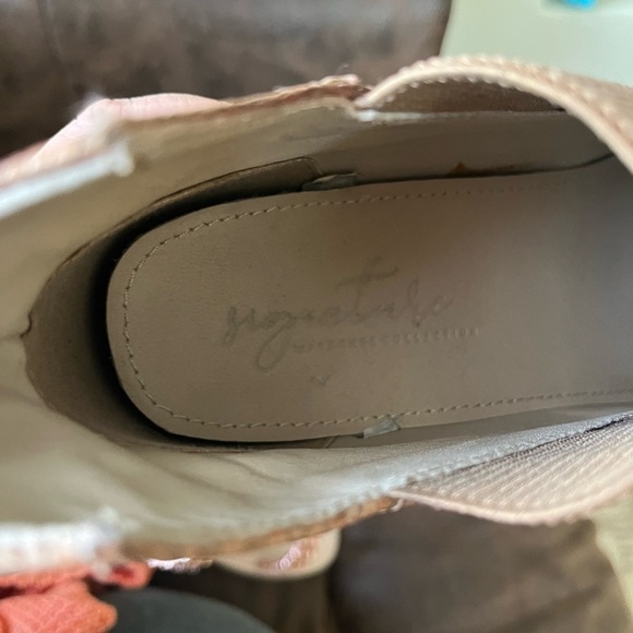 Journee Signature Women's Stylla Stretch Vamp Leather Block Heel Shooties Size 9 - Picture 10 of 11